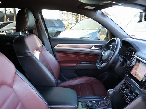 Used 2022 Volkswagen Atlas Cross Sport SEL Premium R-Line image 8