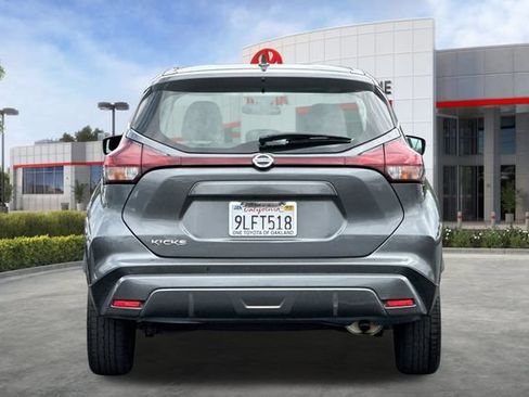 Used 2021 Nissan Kicks S FWD image 5