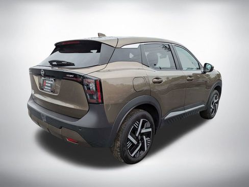 Used 2025 Nissan Kicks SV FWD image 4