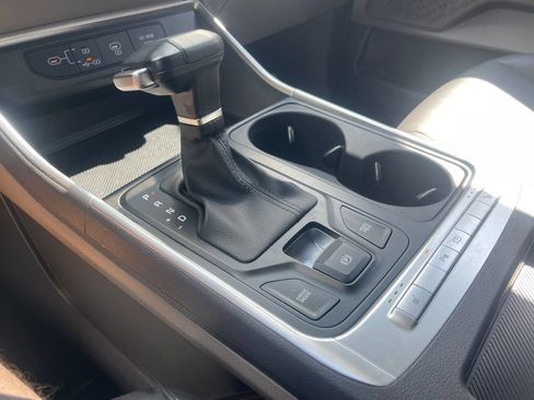 Used 2026 Kia Carnival FWD image 18