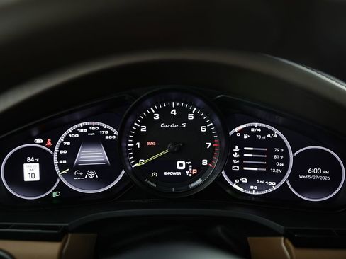 Certified 2023 Porsche Cayenne Turbo S AWD/4WD image 33