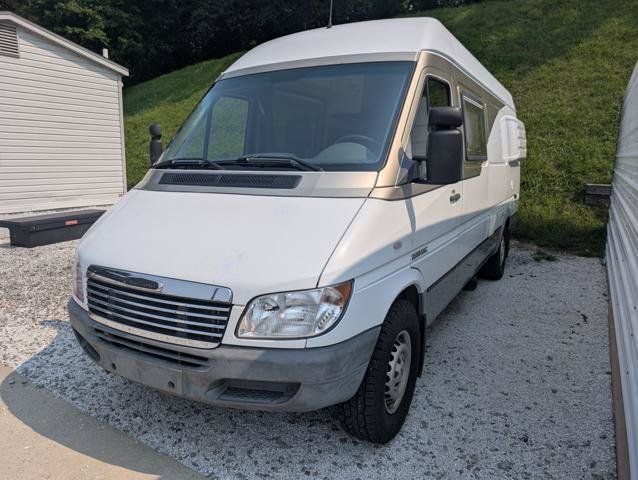 Used 2005 Freightliner Sprinter 2500 RWD image 4