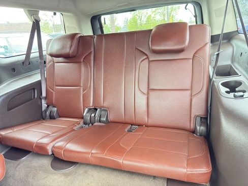 Used 2017 Chevrolet Suburban Premier AWD/4WD image 17