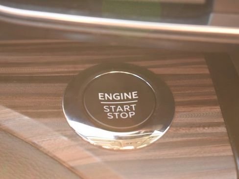 Used 2023 Ford Explorer Limited image 30