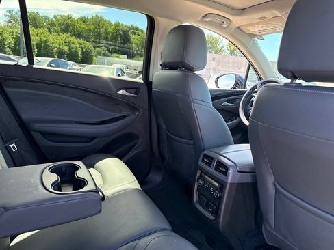 Used 2019 Buick Envision Essence FWD image 9