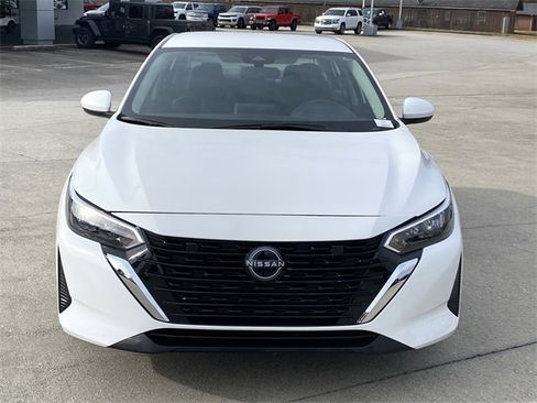 Used 2024 Nissan Sentra SV image 9
