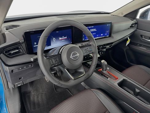 Used 2026 Nissan Kicks SR w/ SR Premium Package FWD image 9