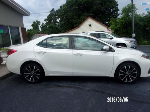 Used 2018 Toyota Corolla SE FWD image 4