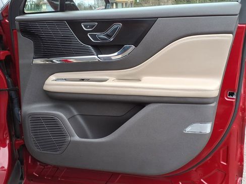 Certified 2022 Lincoln Corsair Reserve w/ Equipment Group 201A image 11