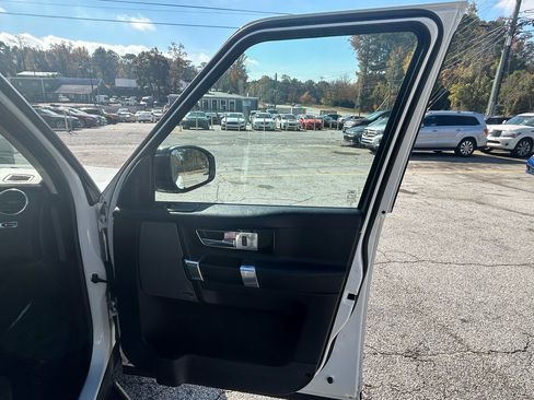 Used 2016 Land Rover LR4 HSE Silver Edition image 20