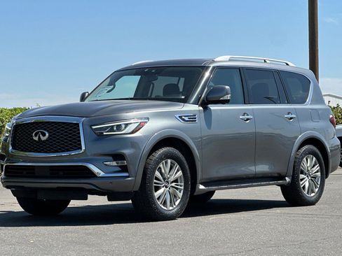 Used 2018 INFINITI QX80 4WD w/ Driver Assistance Package image 8