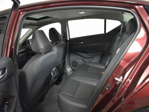 Used 2025 Nissan Altima 2.5 SL image 31