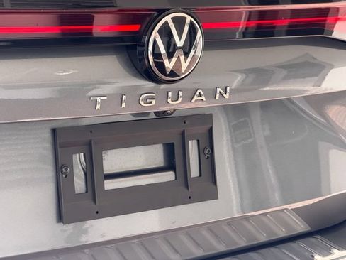 Certified 2026 Volkswagen Tiguan SE FWD image 9