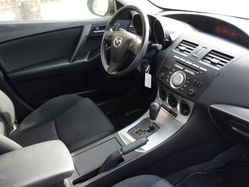 Used 2010 MAZDA MAZDA3 i Touring image 32