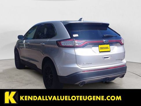 Used 2018 Ford Edge Titanium w/ Equipment Group 302A AWD/4WD image 3
