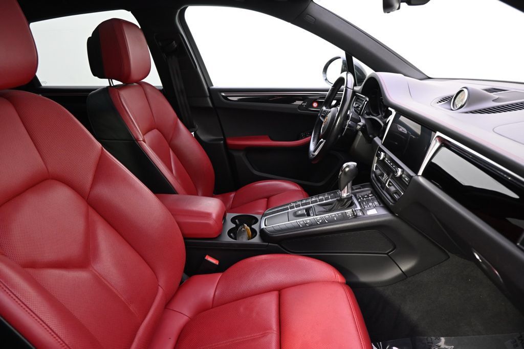 Used 2021 Porsche Macan AWD/4WD image 16