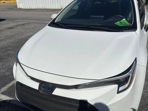 Used 2023 Toyota Corolla LE FWD image 1