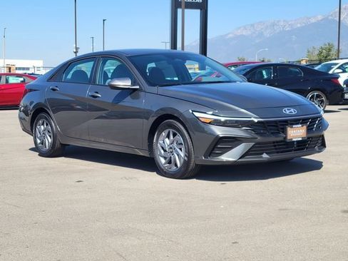 New 2026 Hyundai Elantra Hybrid FWD image 30