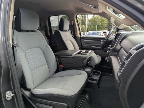 Used 2020 RAM 1500 Big Horn AWD/4WD image 38