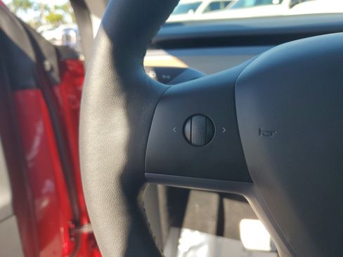 Used 2024 Tesla Model Y Performance image 22