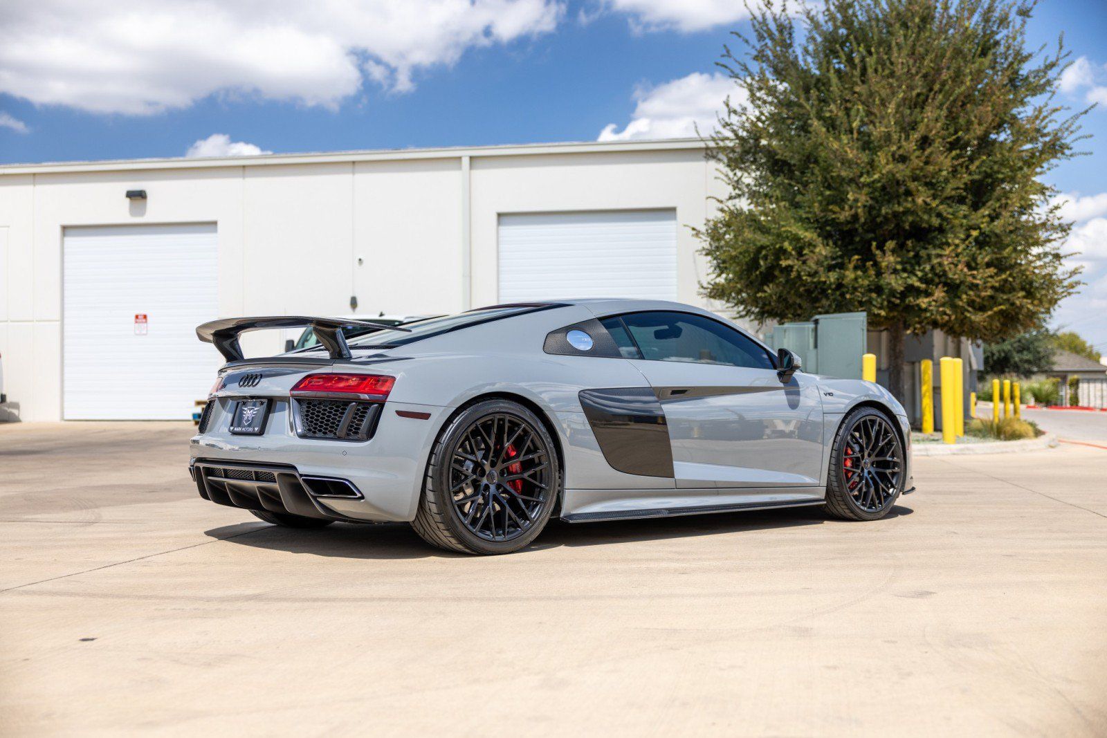 Used 2017 Audi R8 V10 AWD/4WD image 4