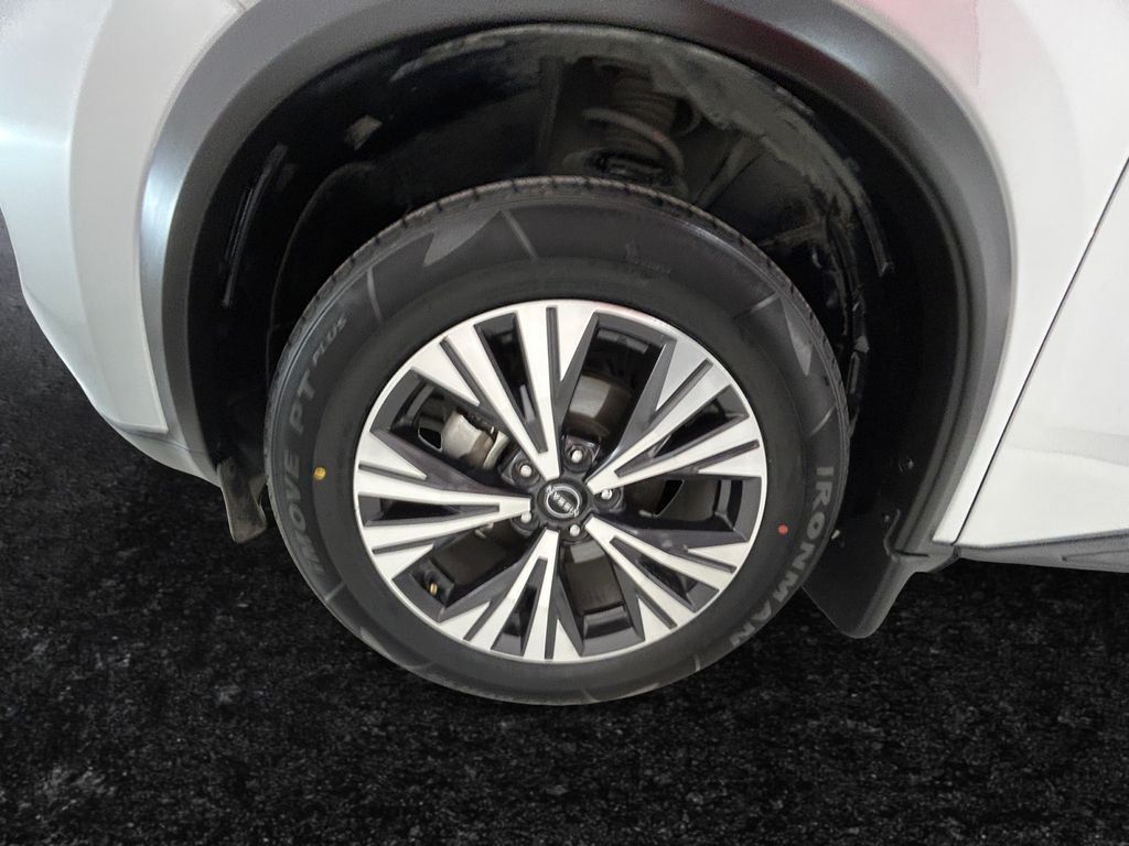 Used 2023 Nissan Rogue SV FWD image 27