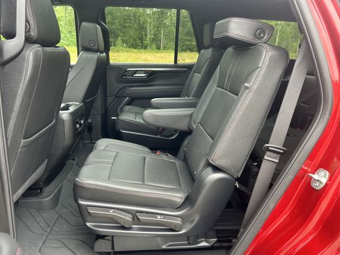 Used 2025 Chevrolet Tahoe RST w/ Comfort Package AWD/4WD image 19