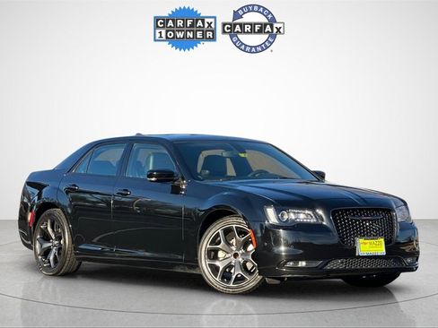 Used 2023 Chrysler 300 S image 2