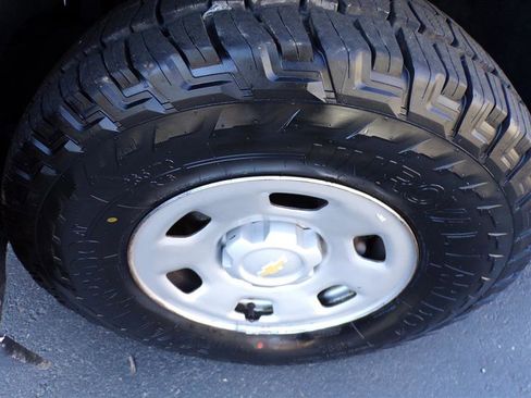 Used 2019 Chevrolet Colorado W/T image 38