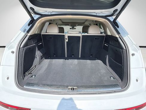 Used 2023 Audi Q5 e Prestige w/ Prestige Package AWD/4WD image 11