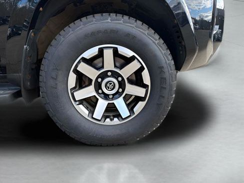 Used 2021 Toyota 4Runner TRD Off-Road Premium w/ Moonroof Package AWD/4WD image 26