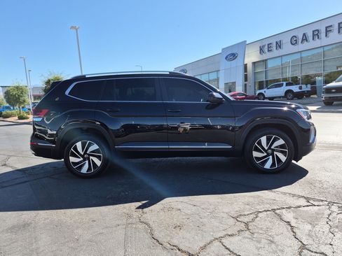 Used 2025 Volkswagen Atlas SEL AWD/4WD image 2