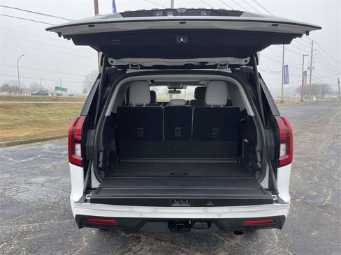 Used 2025 Ford Expedition Active image 10