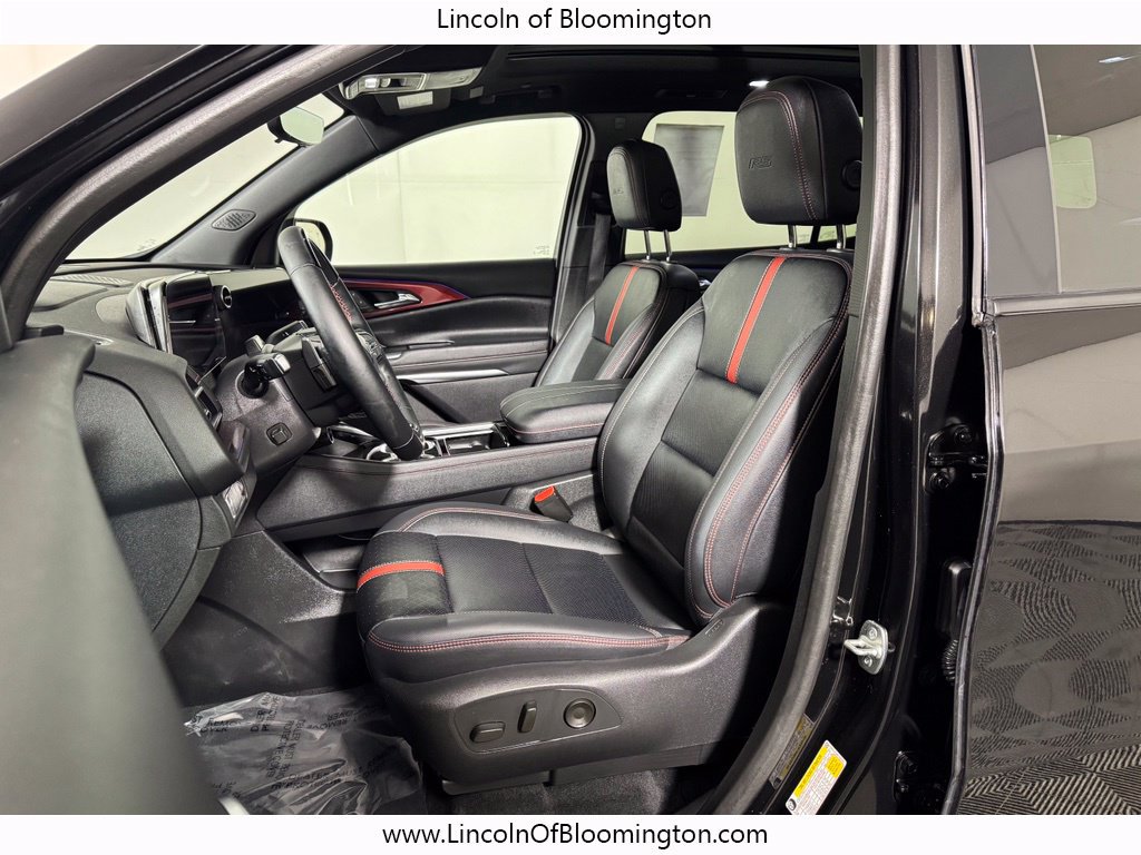 Used 2024 Chevrolet Traverse RS w/ LPO, Floor Liner Package AWD/4WD image 14