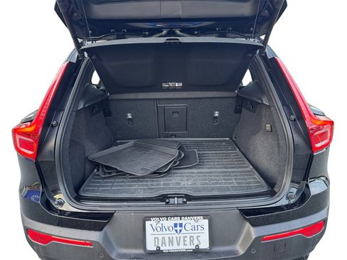 Certified 2024 Volvo XC40 B5 Plus w/ Climate Package image 5