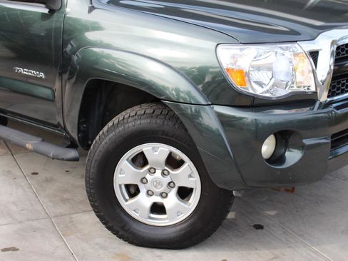 Used 2011 Toyota Tacoma 4x4 Double Cab image 3