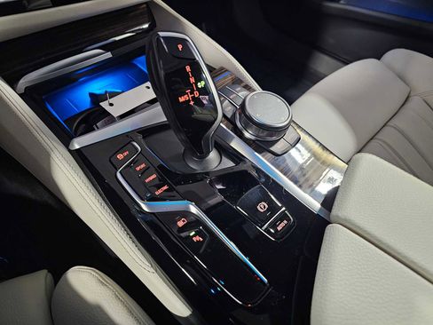 Used 2023 BMW 530e w/ M Sport Package image 24