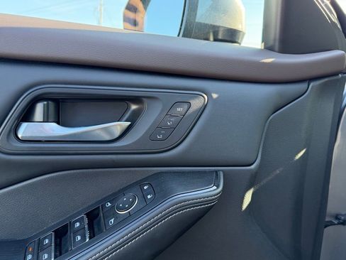 Used 2023 Nissan Rogue SL w/ SL Premium Package image 14