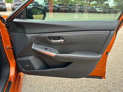 Certified 2025 Nissan Sentra SR w/ SR Premium Package FWD image 12