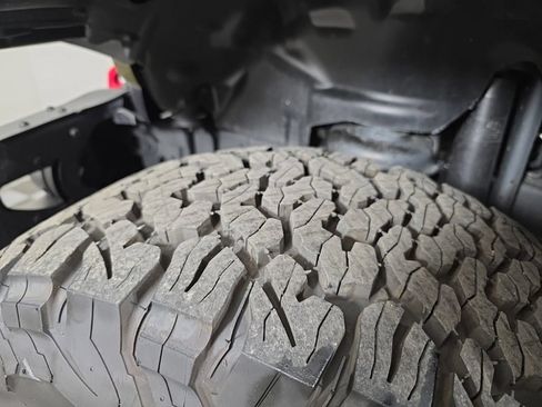 Certified 2025 Jeep Wrangler Unlimited Rubicon AWD/4WD image 12