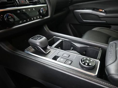 Used 2023 Nissan Pathfinder SL image 19