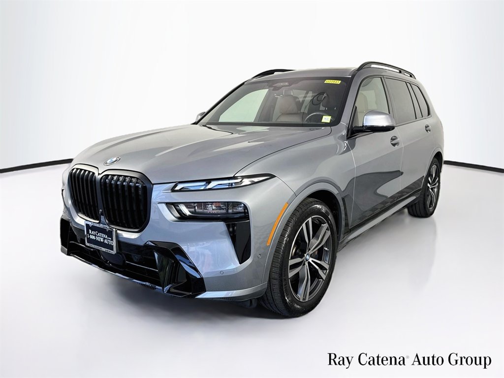 Used 2024 BMW X7 xDrive40i w/ M Sport Package AWD/4WD image 3