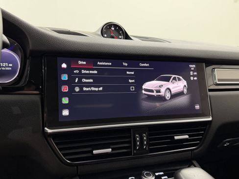 Certified 2022 Porsche Cayenne S image 45