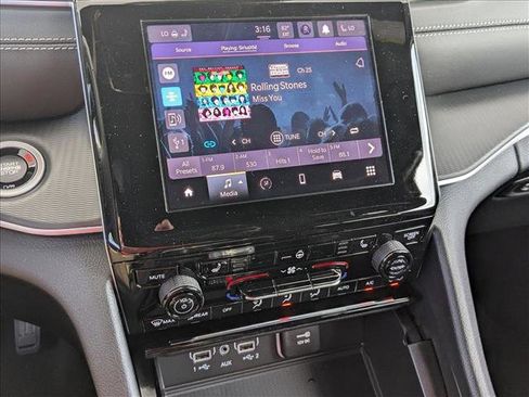 New 2025 Jeep Grand Cherokee Laredo X w/ Luxury Tech Group I image 13