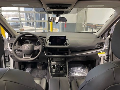 New 2026 Nissan Rogue SV image 9