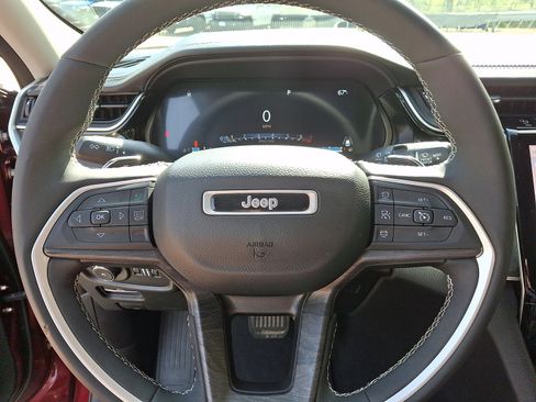 Certified 2023 Jeep Grand Cherokee Limited AWD/4WD image 20