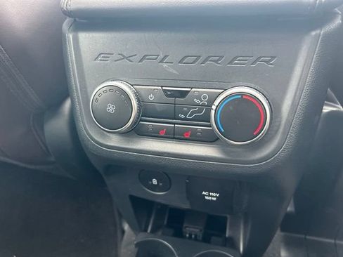 Used 2025 Ford Explorer Platinum w/ LUX Leather Package AWD/4WD image 55
