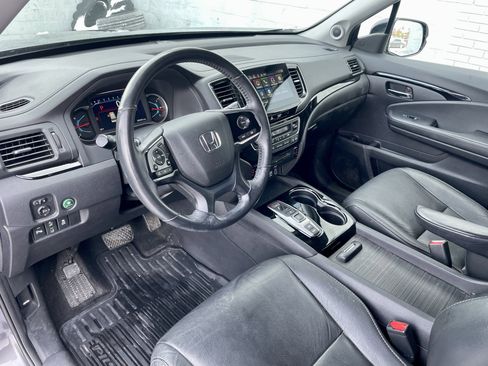 Used 2019 Honda Pilot Touring image 13