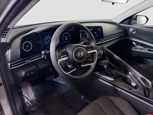 Used 2024 Hyundai Elantra SEL image 23