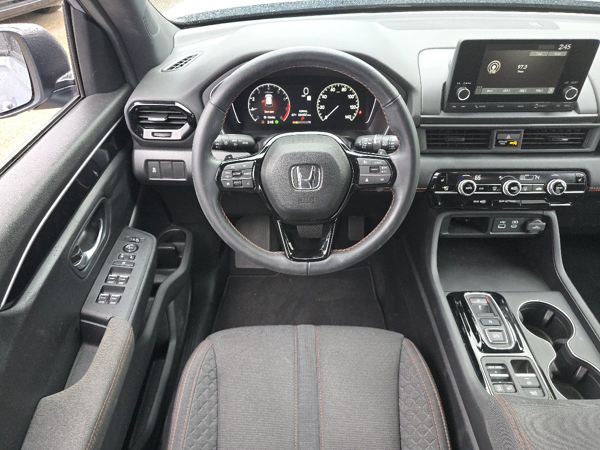 Used 2025 Honda Pilot Sport image 26